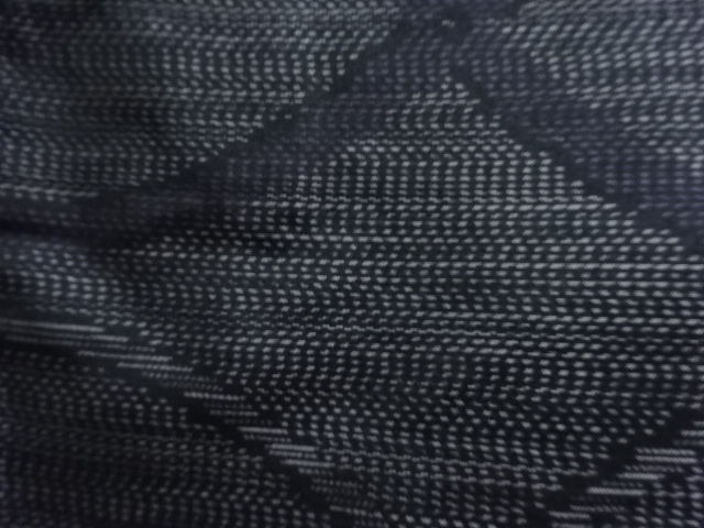 JAPANESE KIMONO / ANTIQUE KIMONO / SILK / ENSEMBLE / DORO OSHIMA TSUMUGI / WOVEN MESH PATTERN